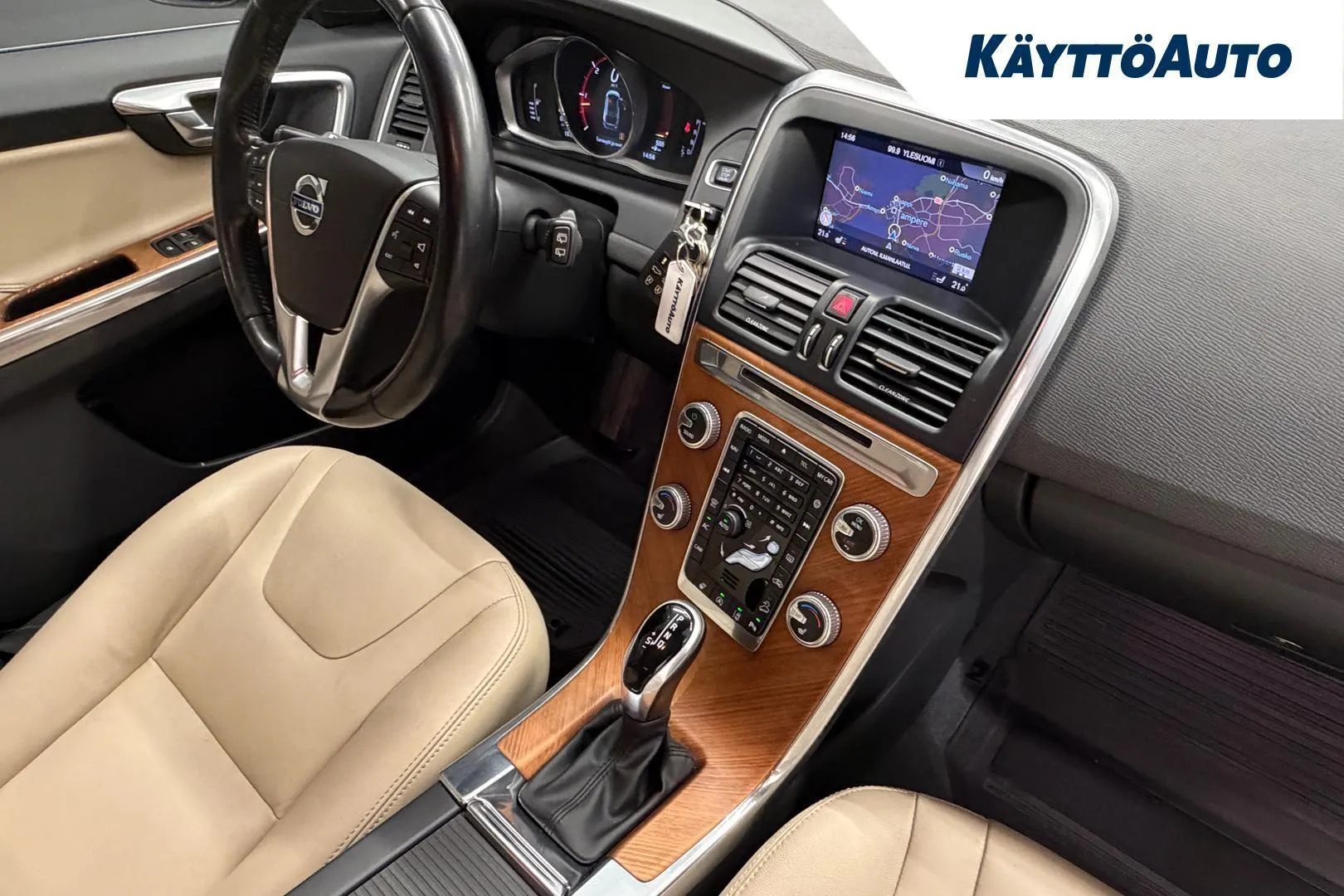 Volvo XC60 JOI-694 carousel image