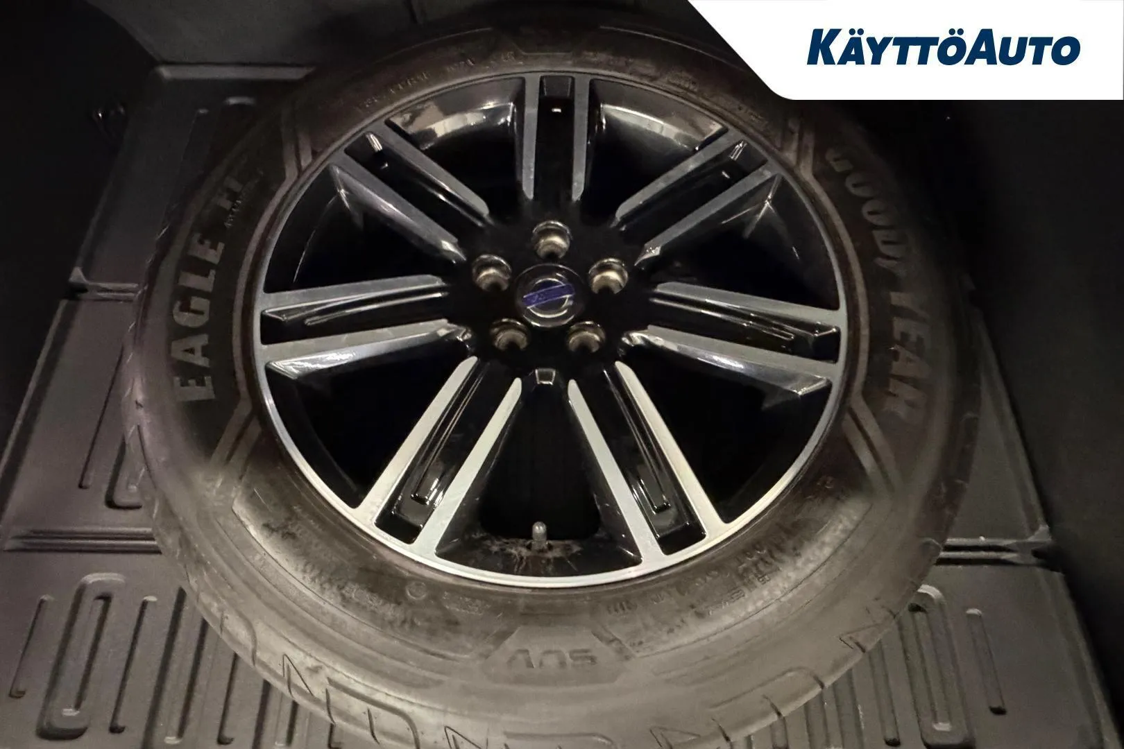 Volvo XC60 JOI-694 carousel image