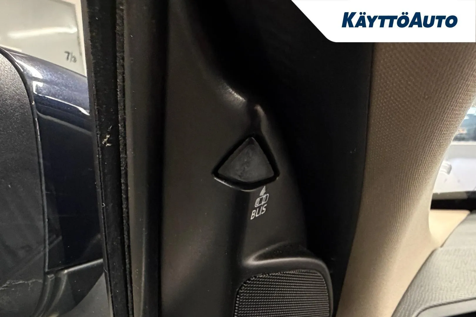 Volvo XC60 JOI-694 carousel image