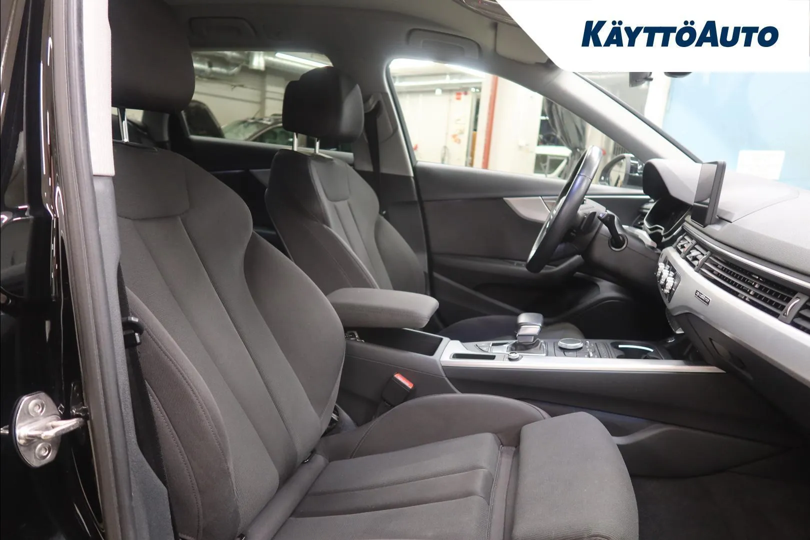 Audi A4 NMM-943 carousel image