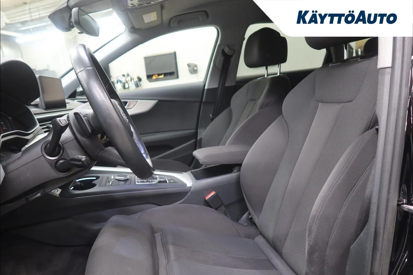 Audi A4 NMM-943 carousel image