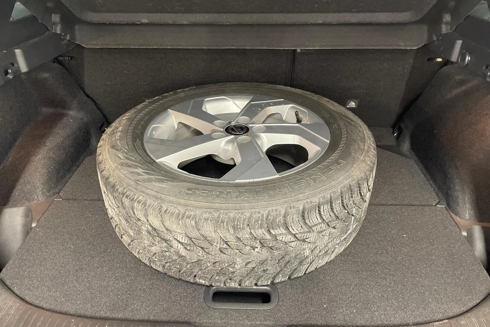 Nissan Qashqai OZC-728 carousel image