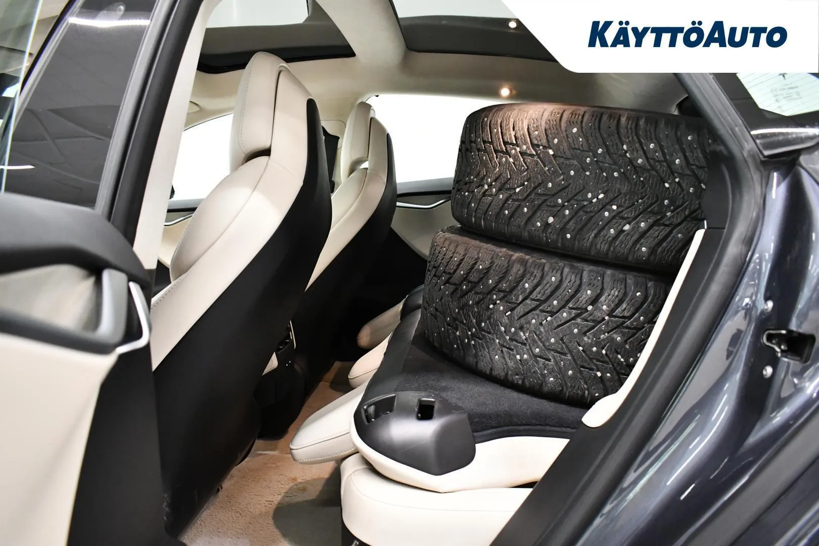 Tesla Model S MYT-768 carousel image