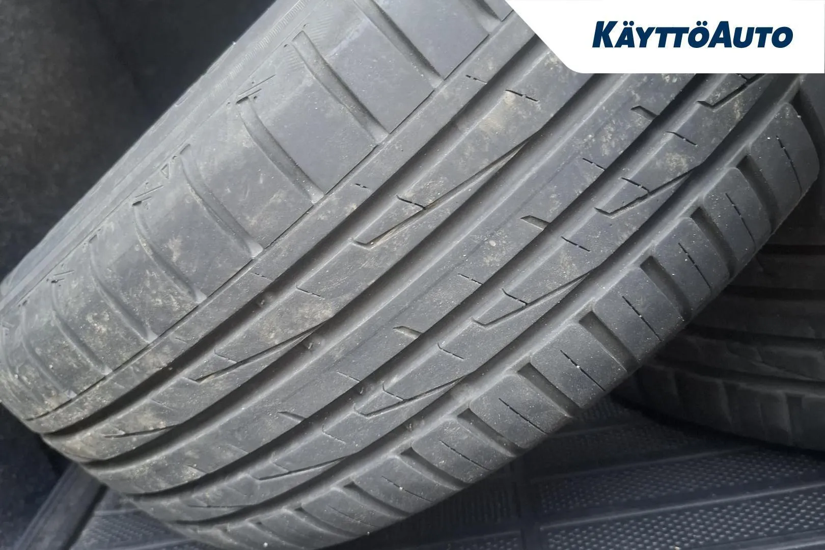 Skoda Octavia JLG-534 carousel image