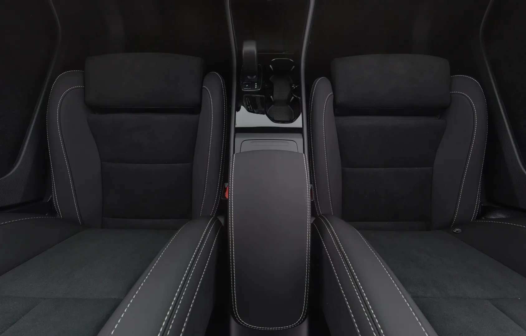 Volvo EX40 ZRL-901 carousel image