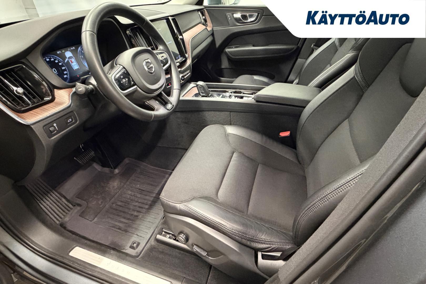 Volvo XC60 B5 AWD B-MHEV Momentum aut 2020, kuva 4/28