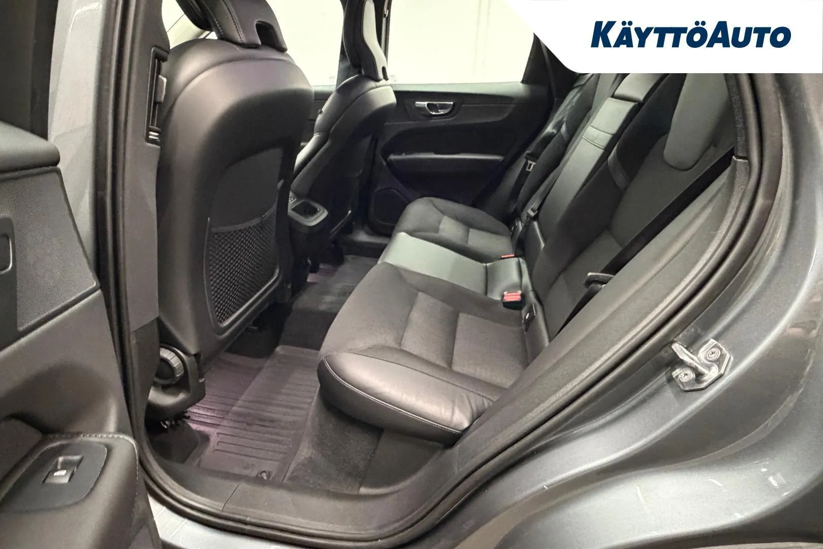 Volvo XC60 KUO-653 carousel image