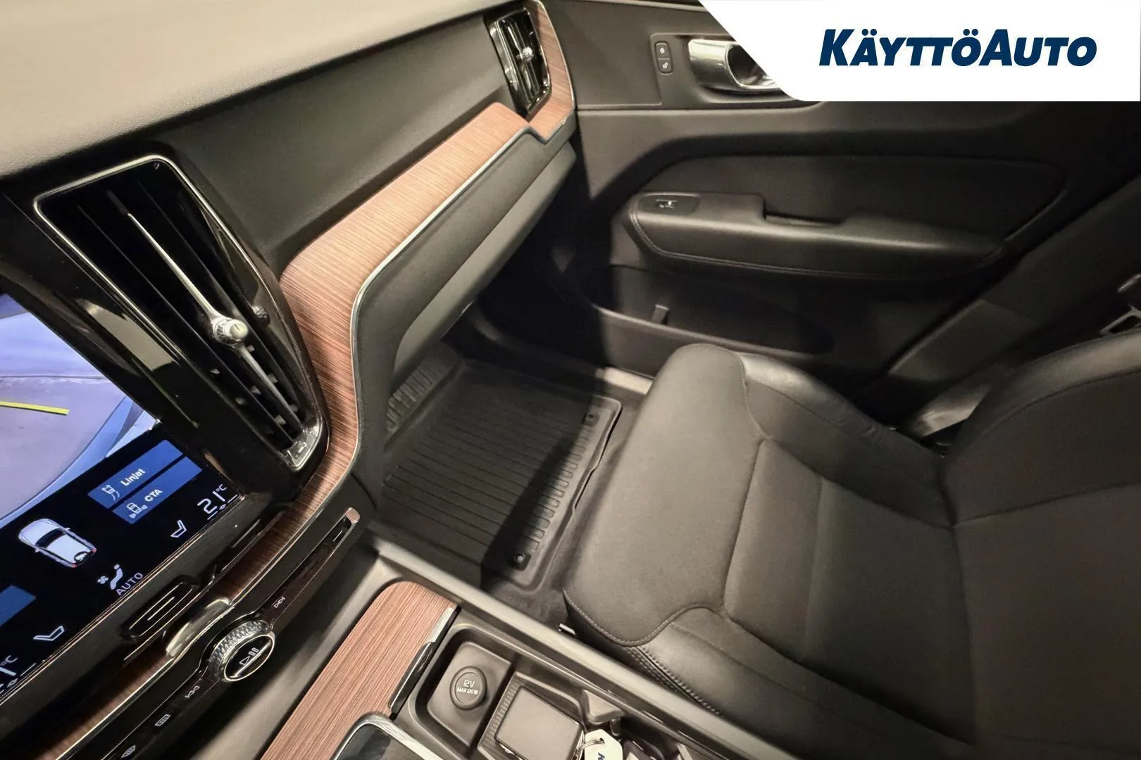 Volvo XC60 KUO-653 carousel image