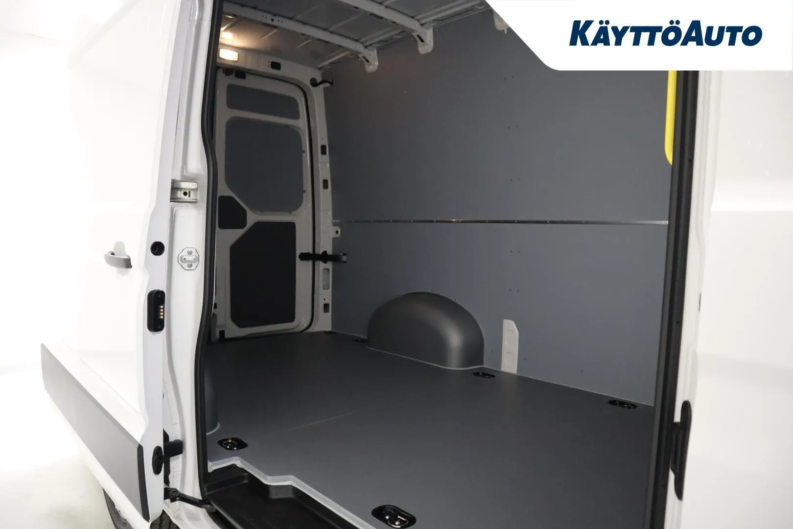 Volkswagen Crafter YMT-477 carousel image