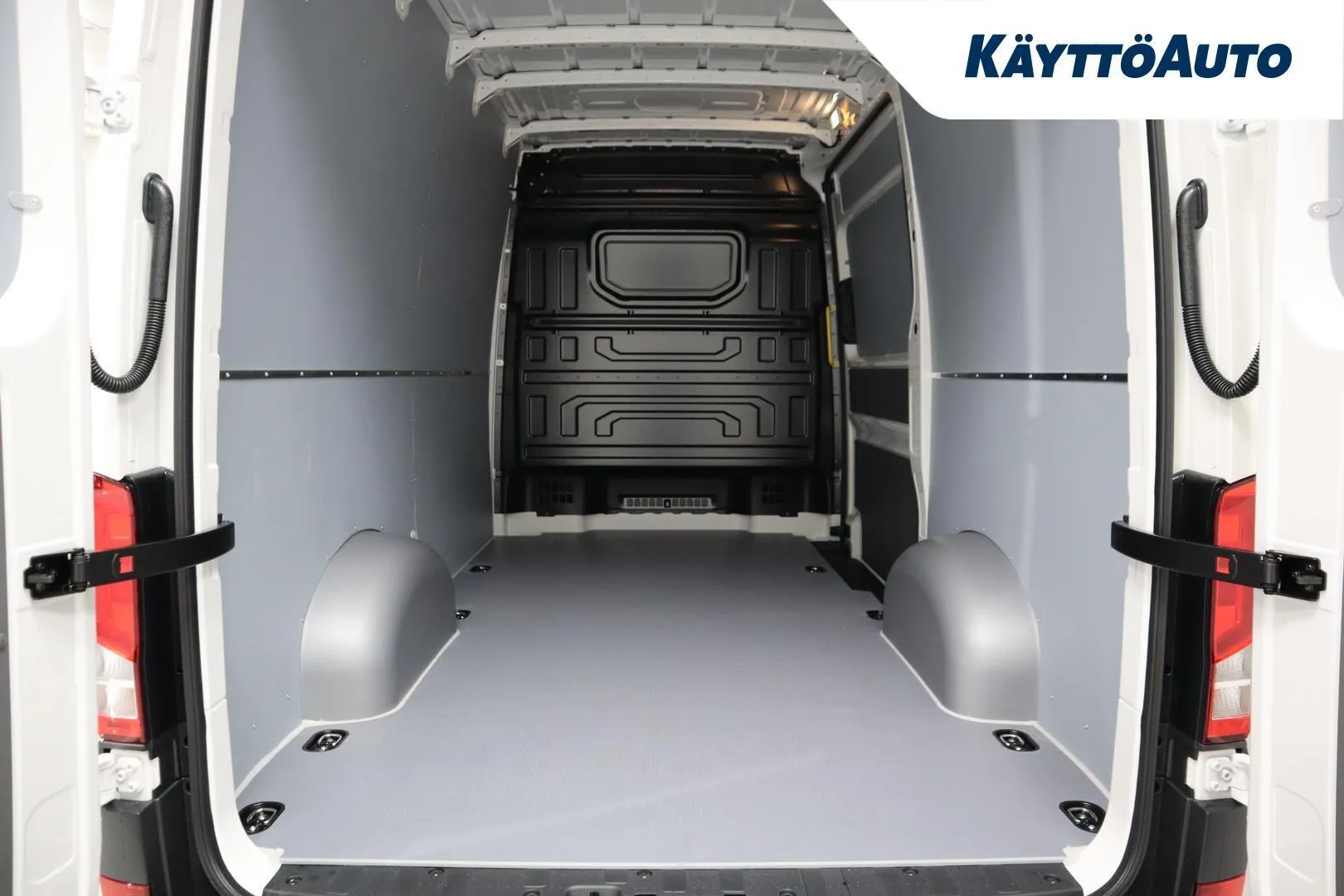 Volkswagen Crafter YMT-477 carousel image