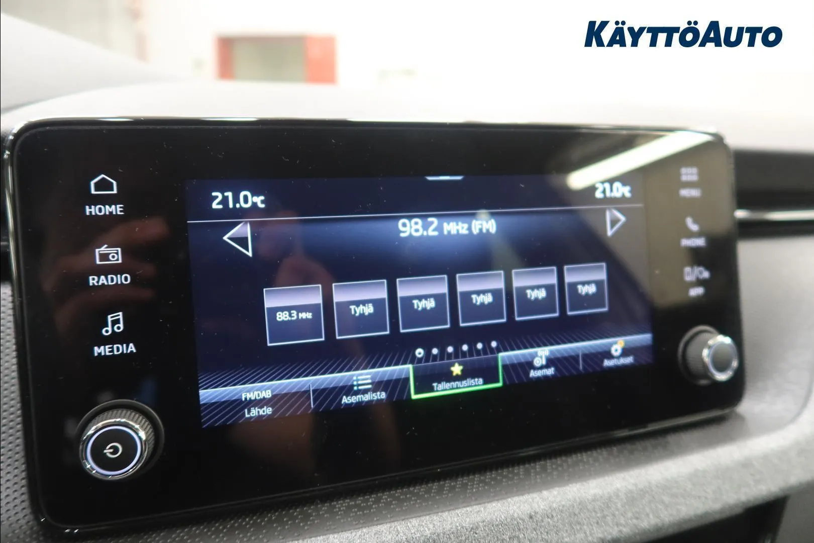 Skoda Scala ZRJ-122 carousel image