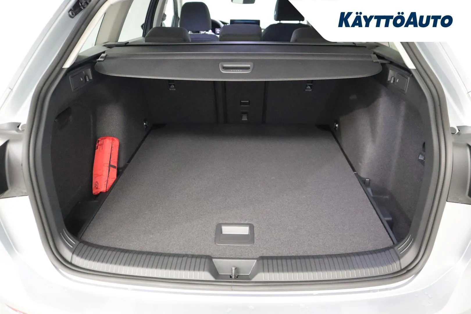 Volkswagen Golf YML-807 carousel image