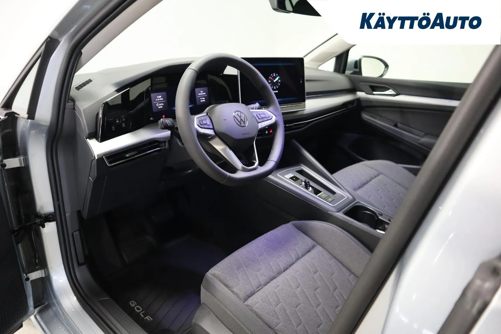 Volkswagen Golf YML-807 carousel image