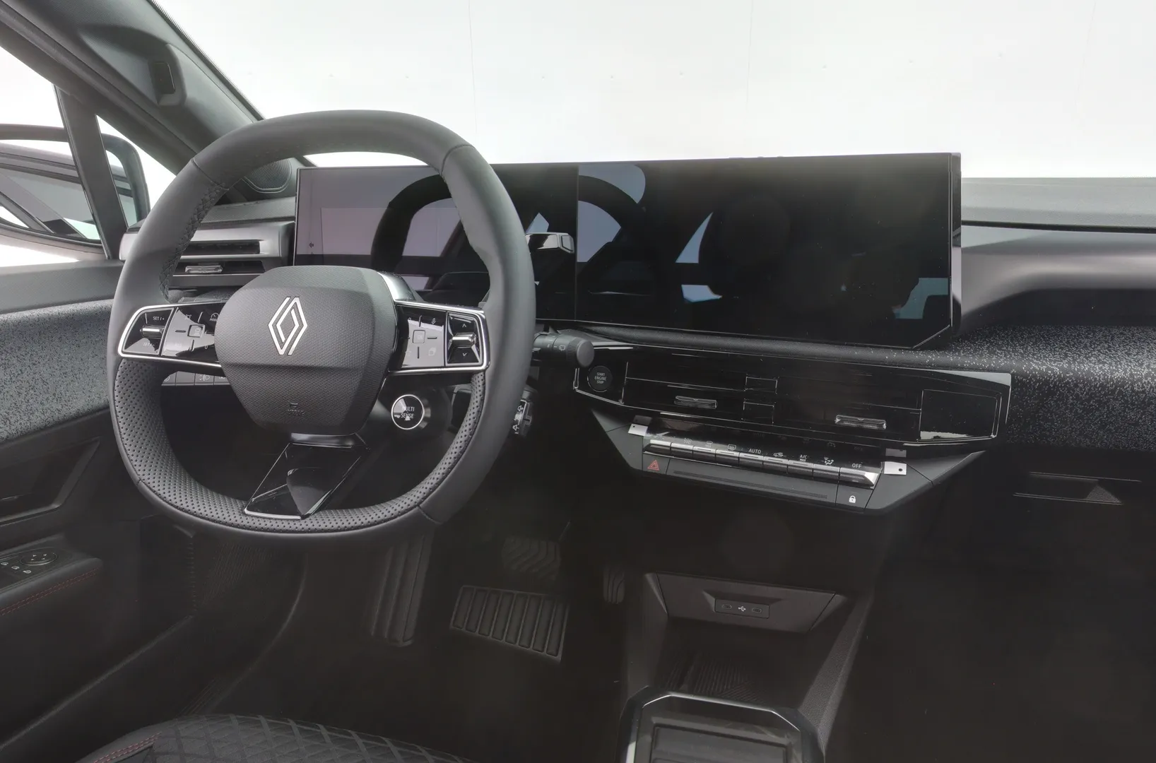 Renault Clio ZPX-548 carousel image