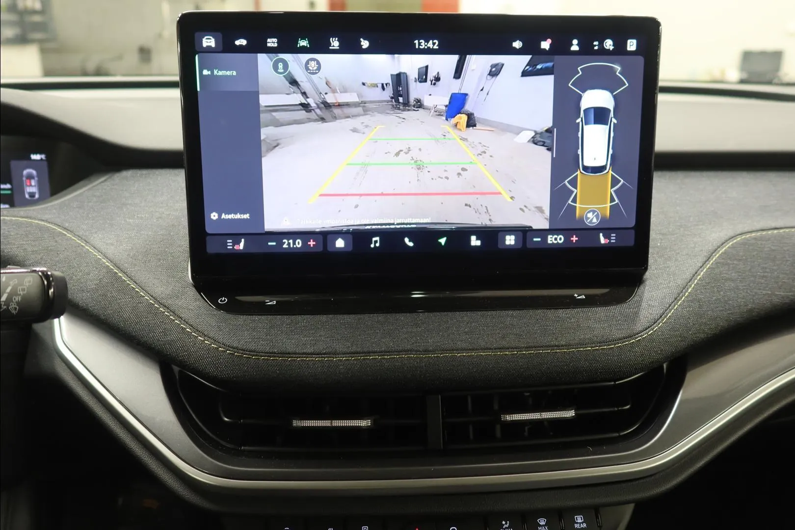 Skoda Elroq ZPN-691 carousel image