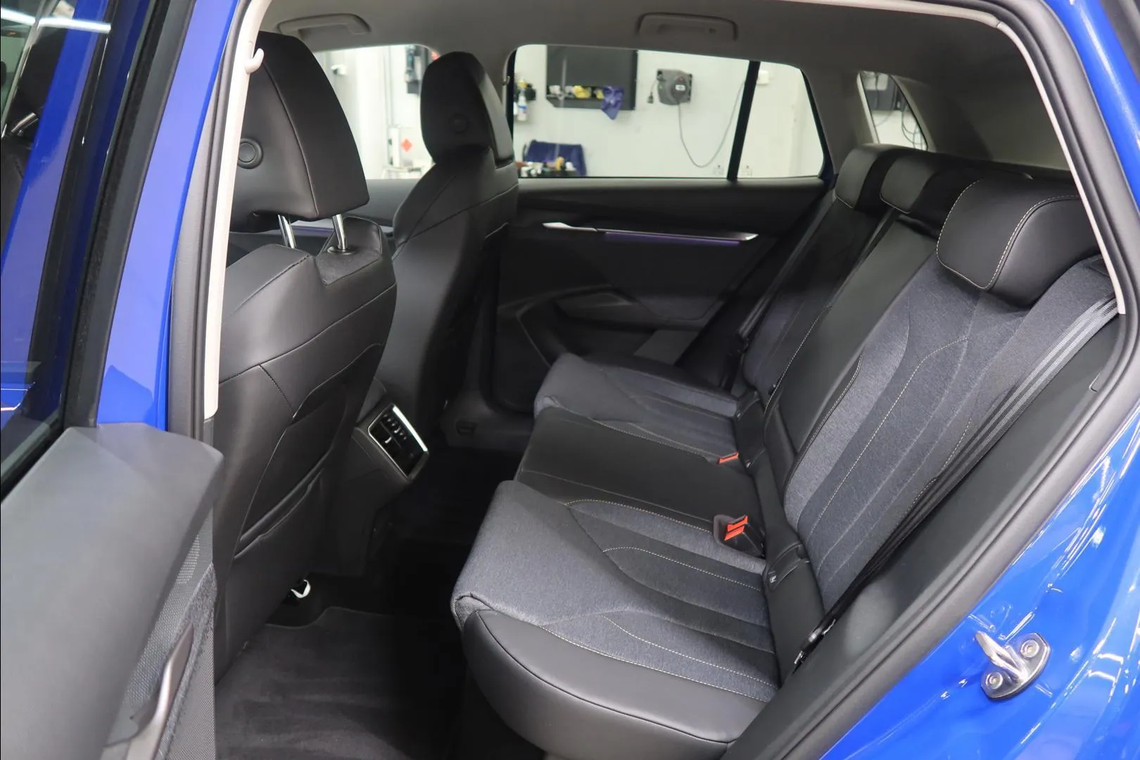 Skoda Elroq ZPN-691 carousel image