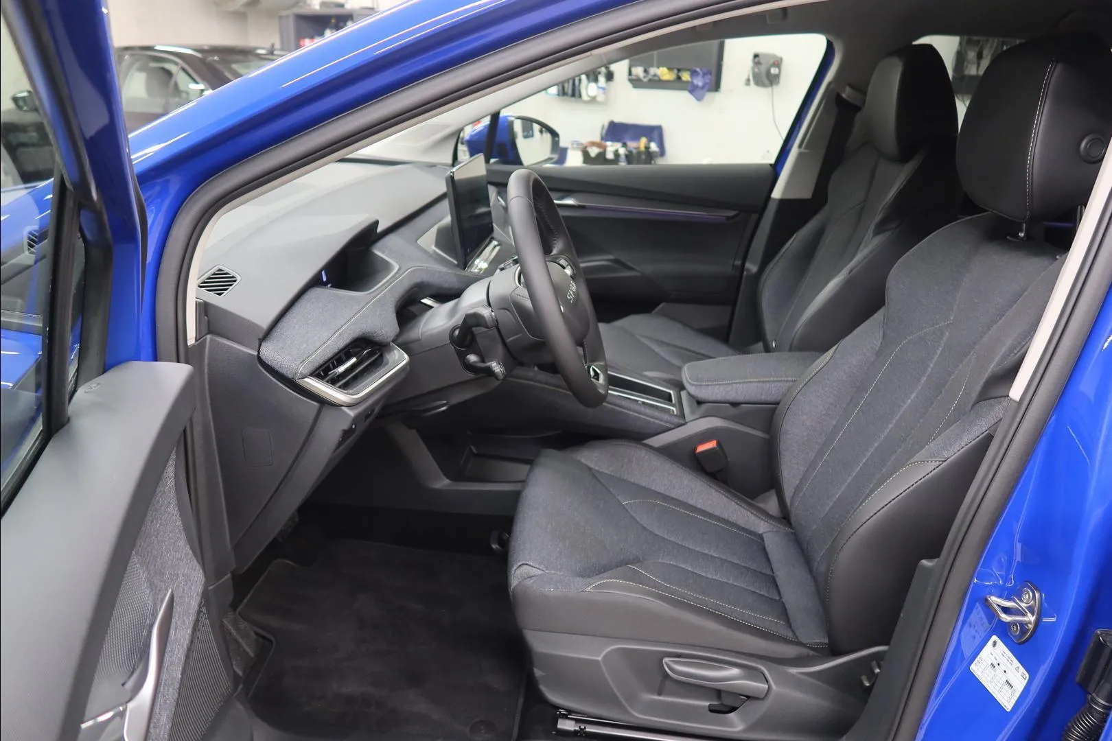 Skoda Elroq ZPN-691 carousel image
