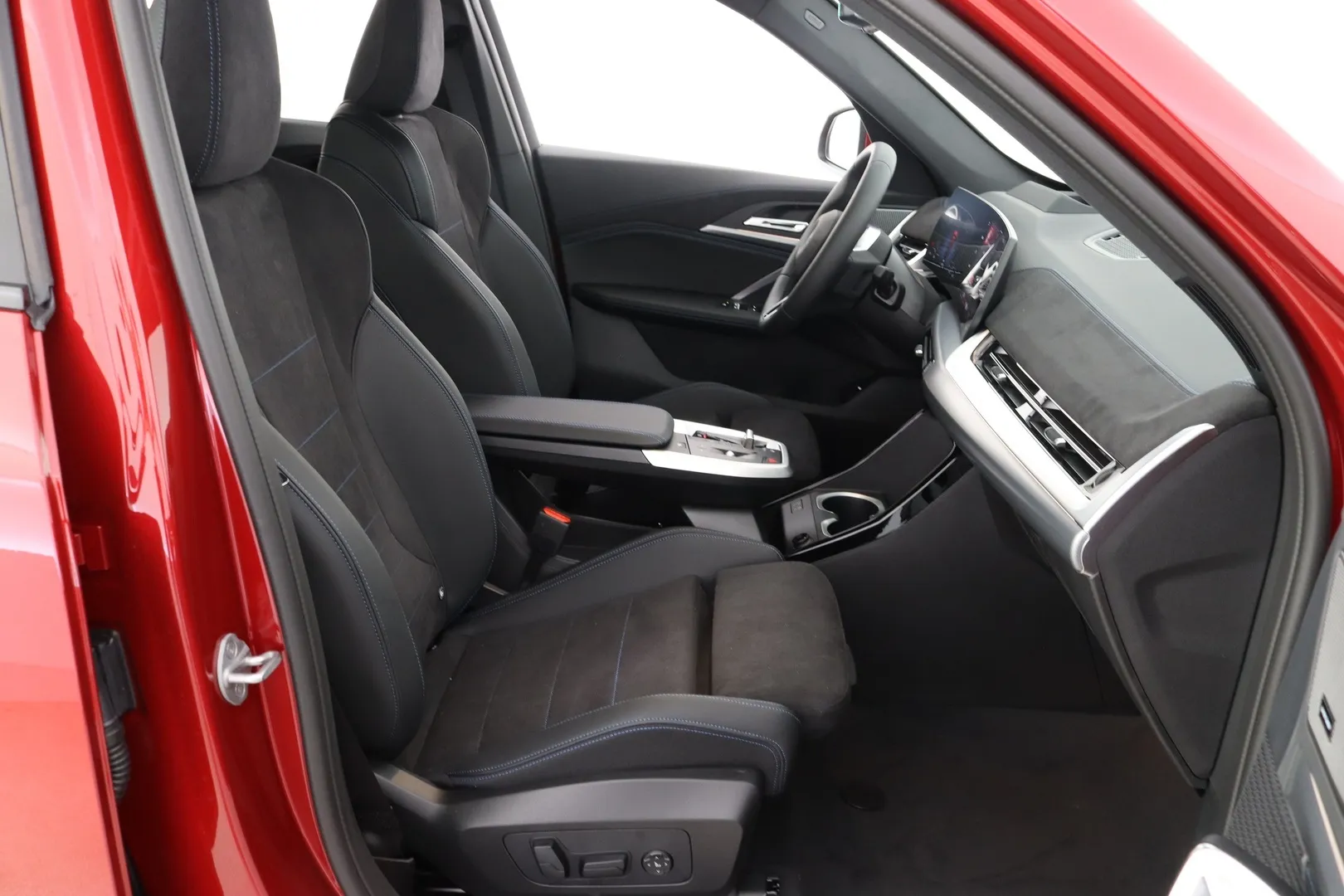 BMW iX1 NOM-562 carousel image
