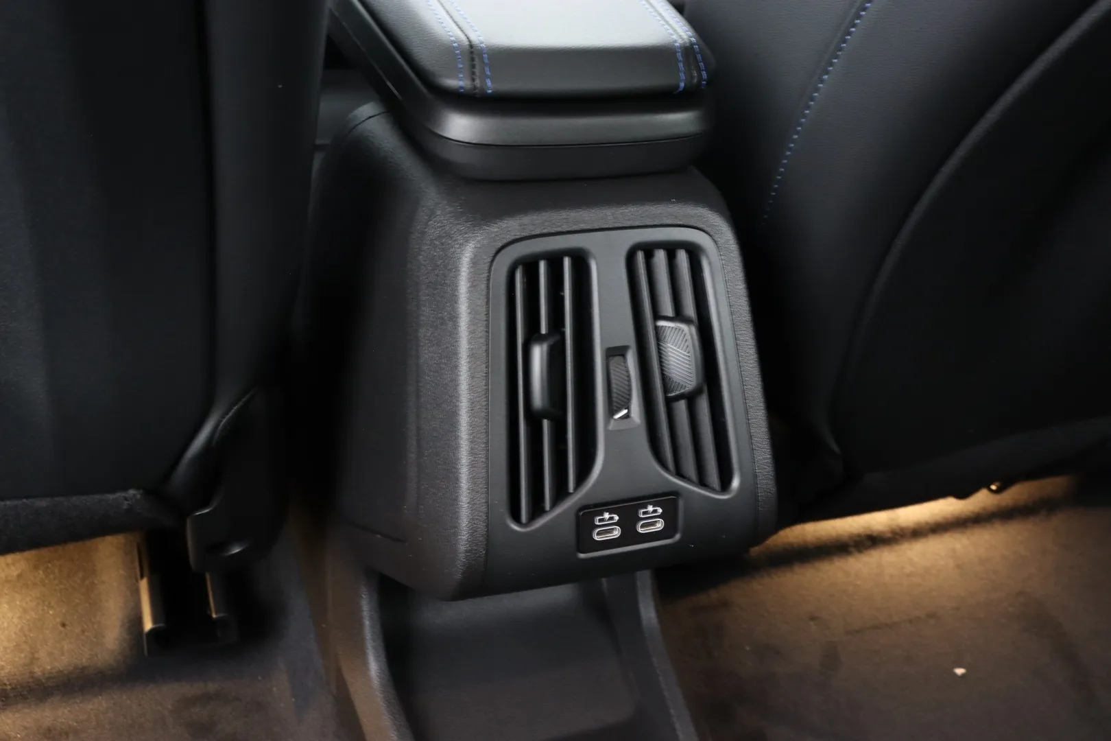 BMW iX1 NOM-562 carousel image