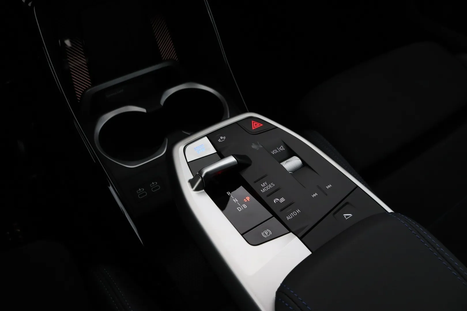 BMW iX1 NOM-562 carousel image