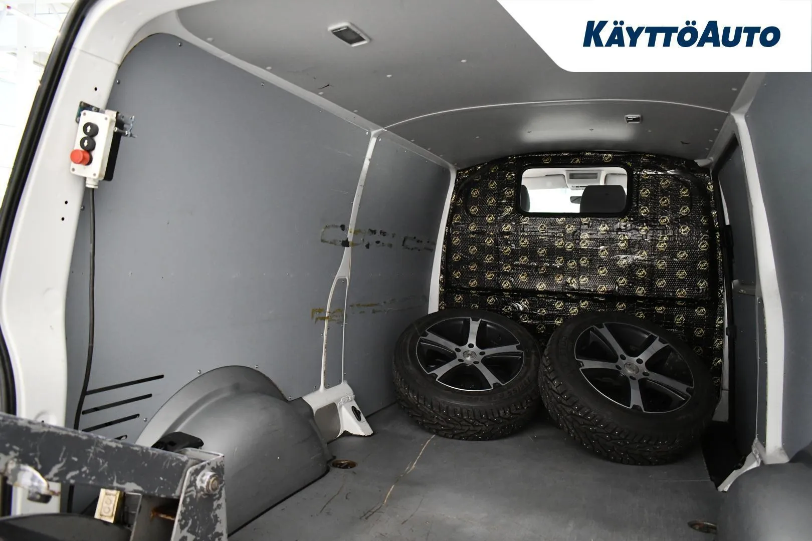 Volkswagen Transporter ZLO-732 carousel image