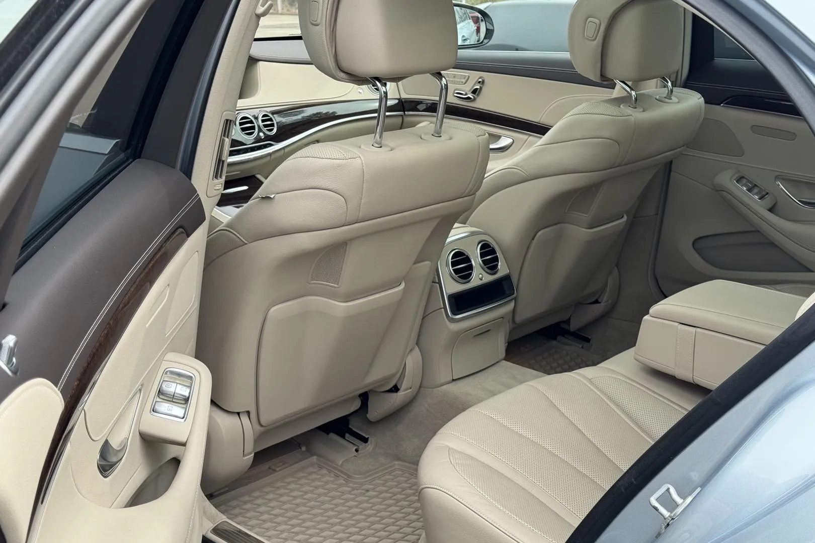 Mercedes-Benz S SMO-742 carousel image