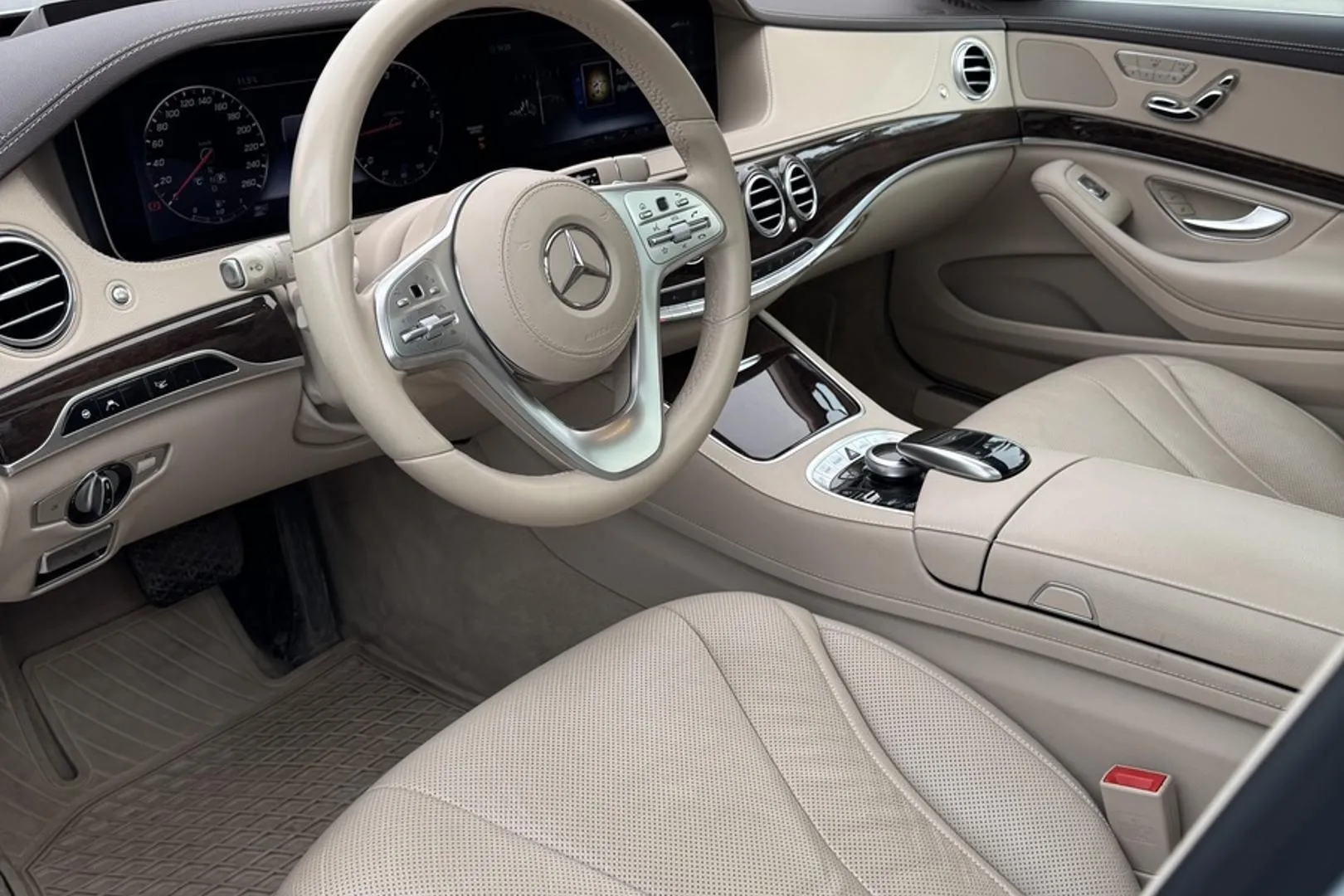 Mercedes-Benz S SMO-742 carousel image