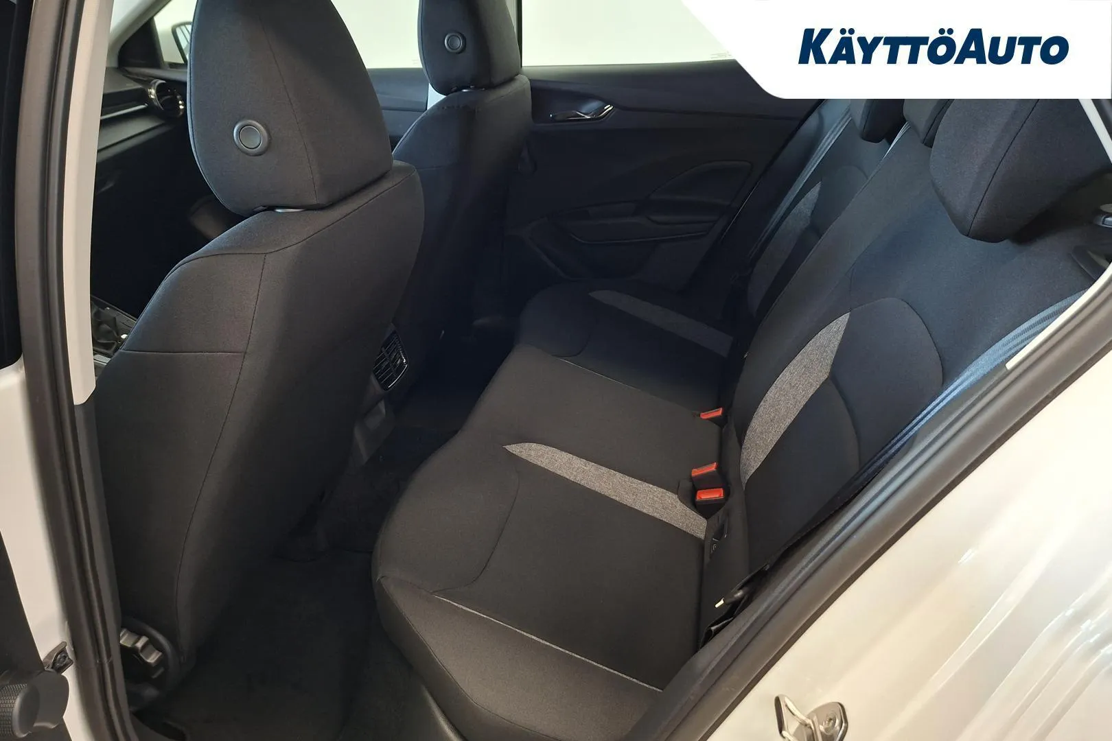 Skoda Fabia YMG-264 carousel image