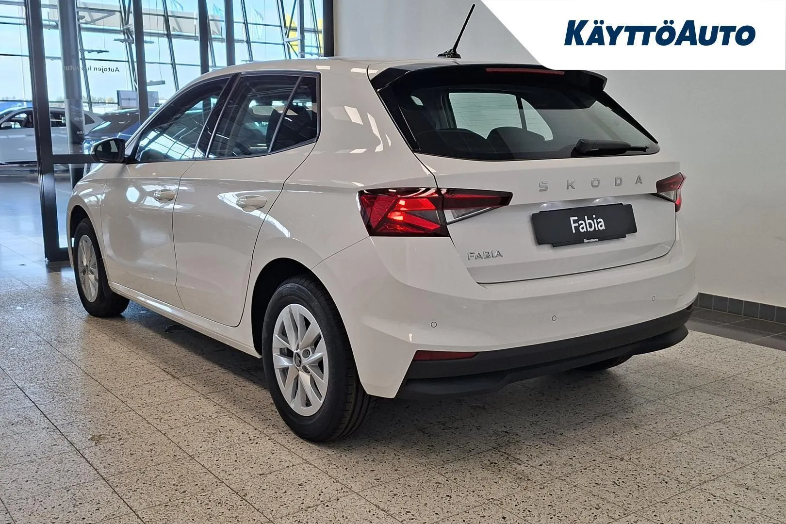 Skoda Fabia YMG-264 carousel image