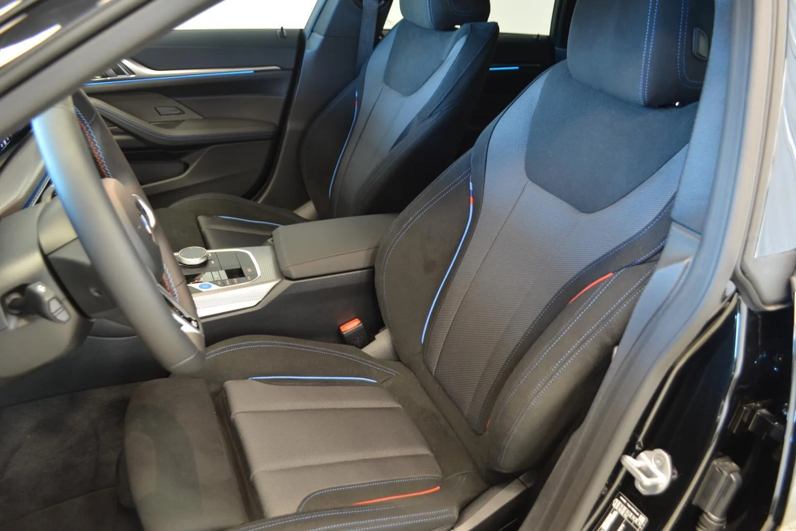 BMW I4 M60 YMN-669 carousel image