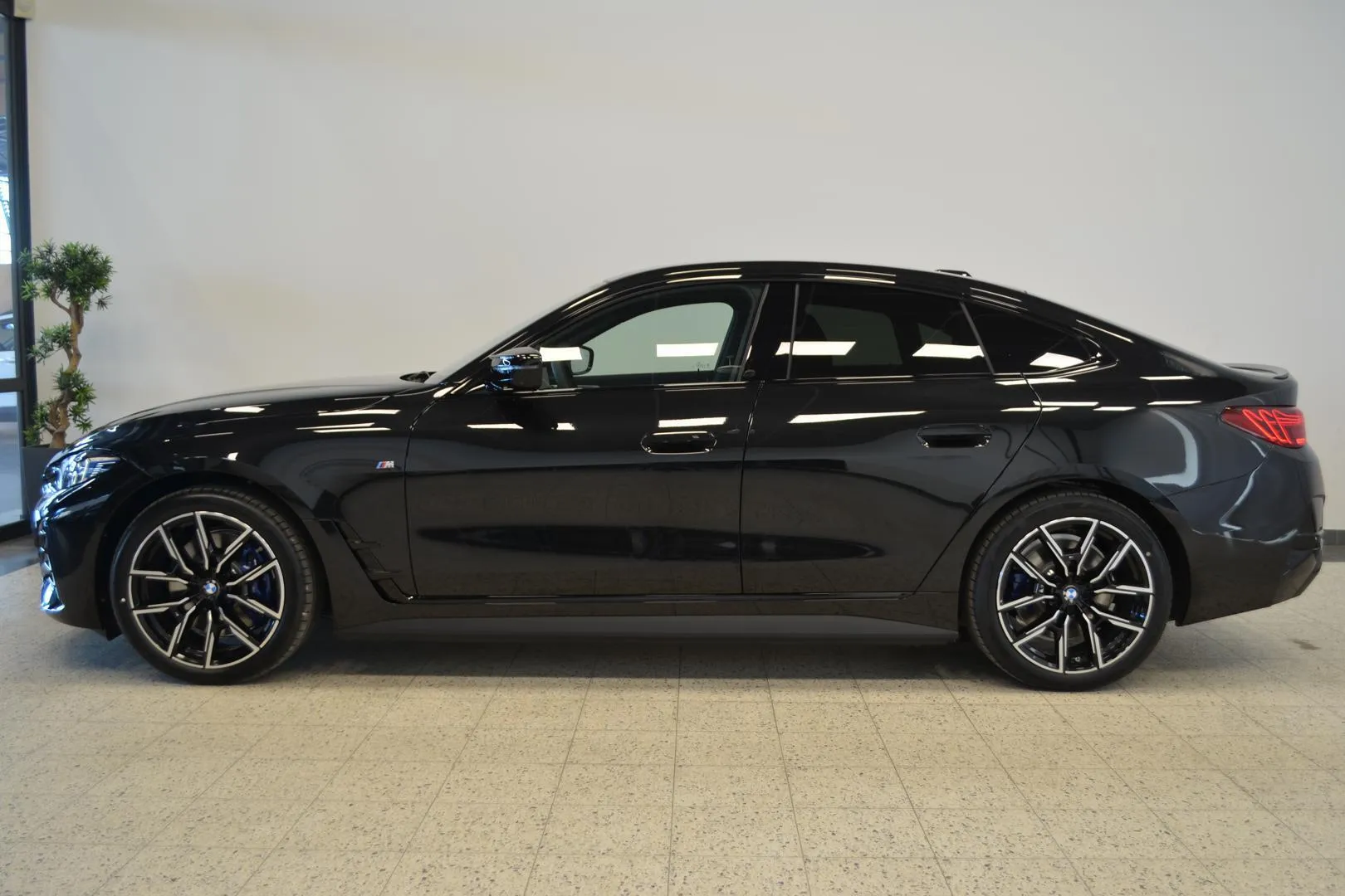 BMW I4 M60 YMN-669 carousel image