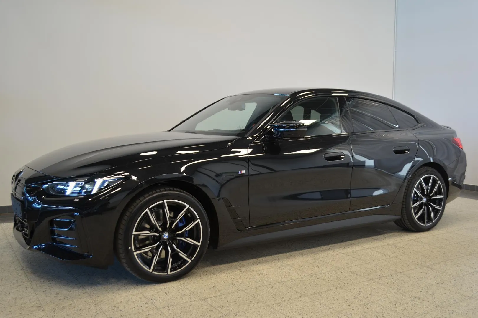 BMW I4 M60 YMN-669 carousel image
