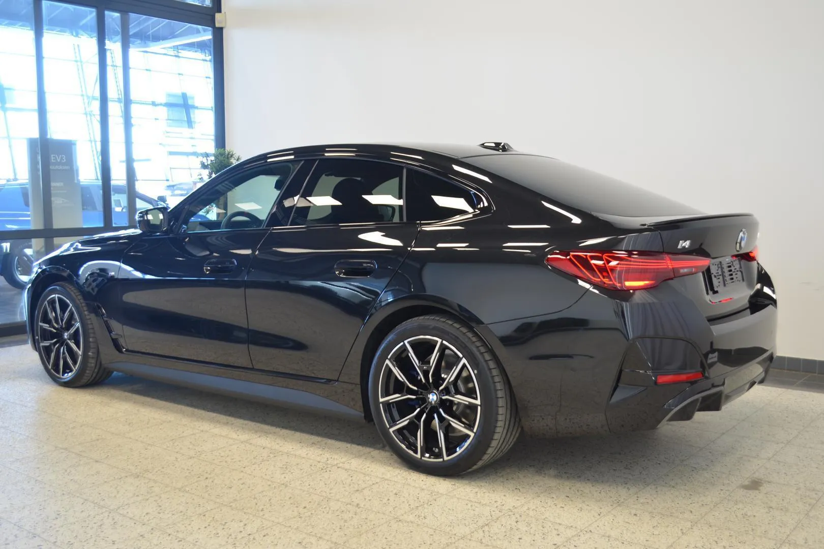 BMW I4 M60 YMN-669 carousel image