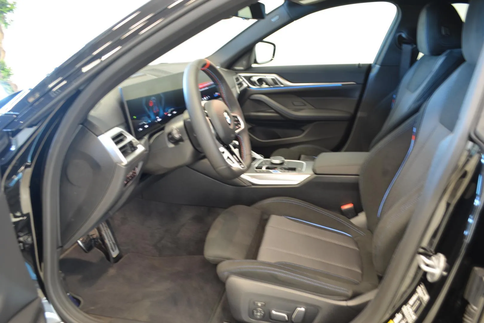 BMW I4 M60 YMN-669 carousel image