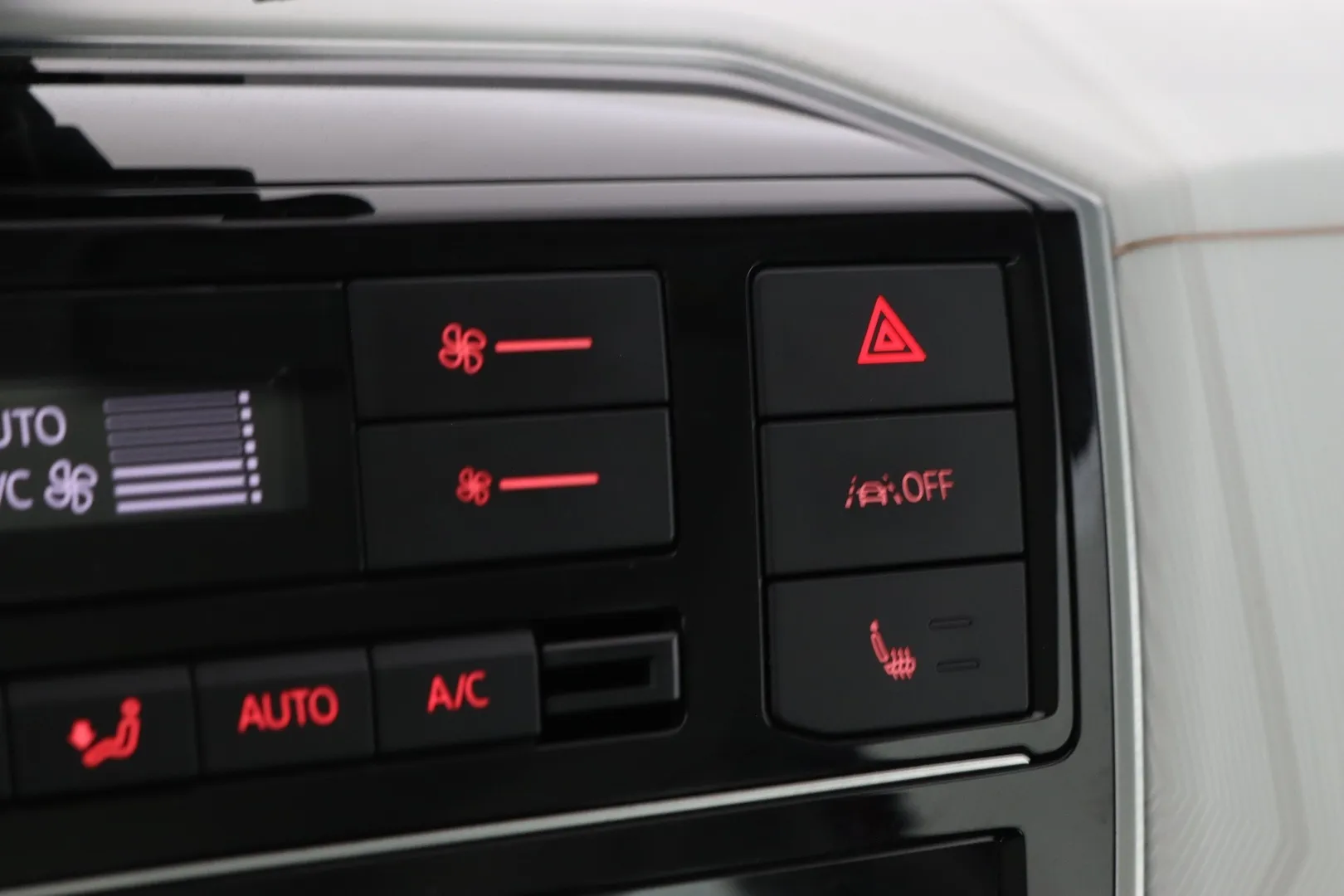 Seat Mii electric XXO-960 carousel image