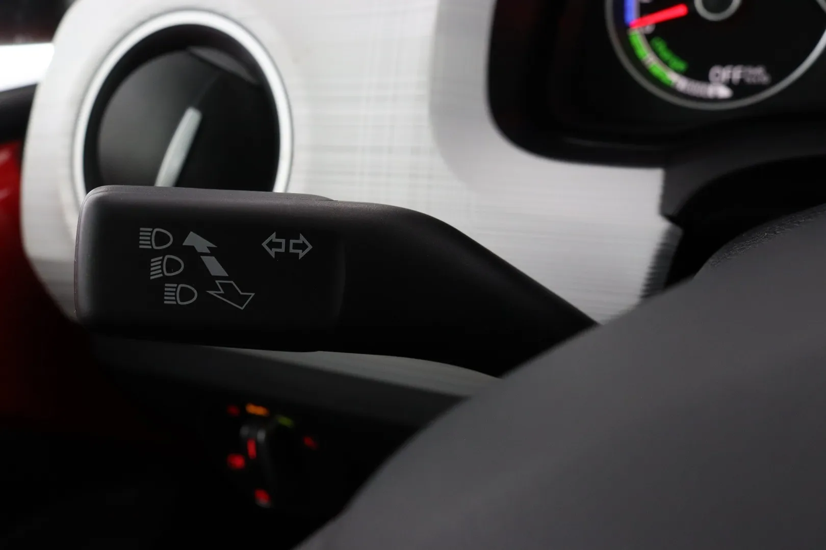 Seat Mii electric XXO-960 carousel image