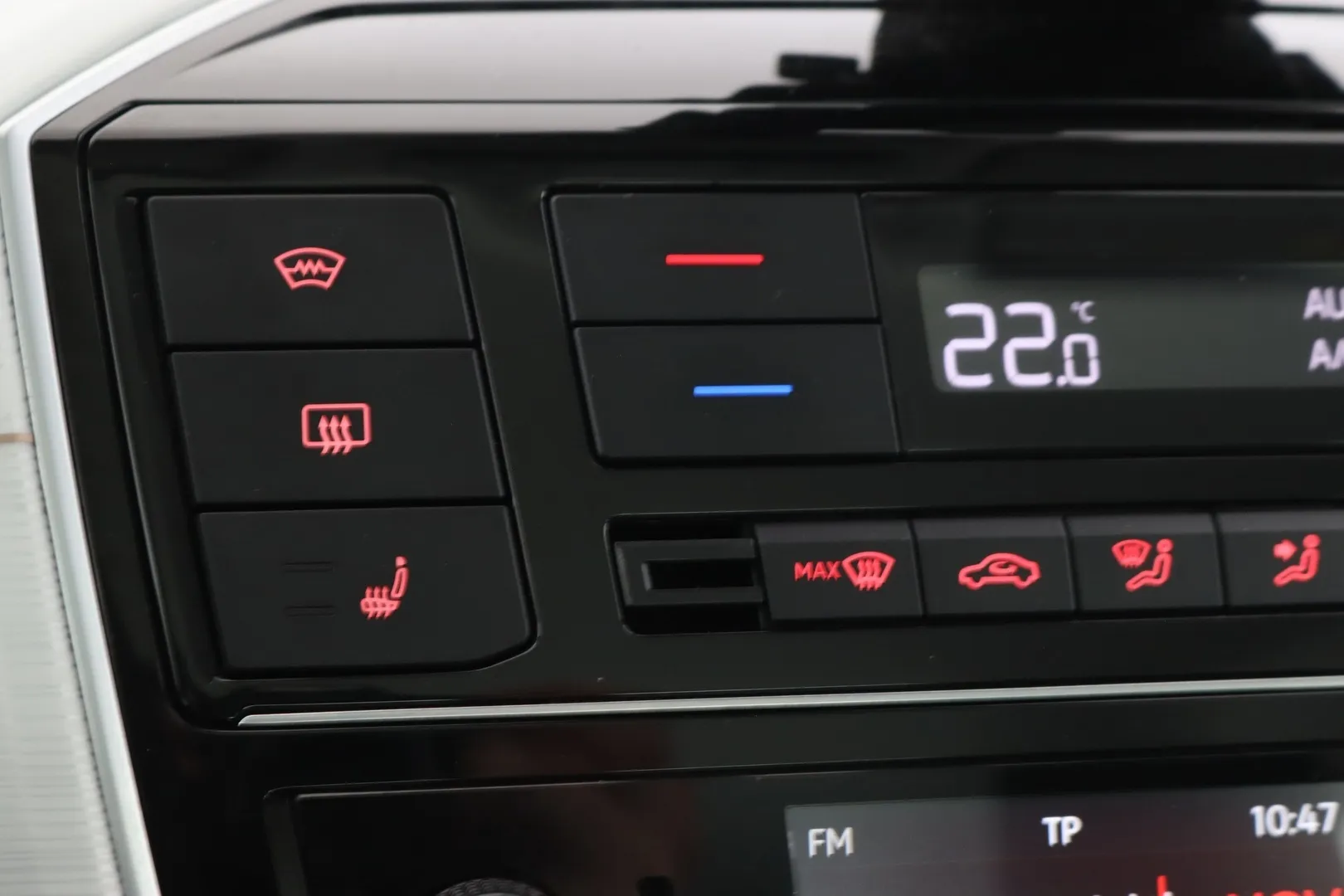 Seat Mii electric XXO-960 carousel image