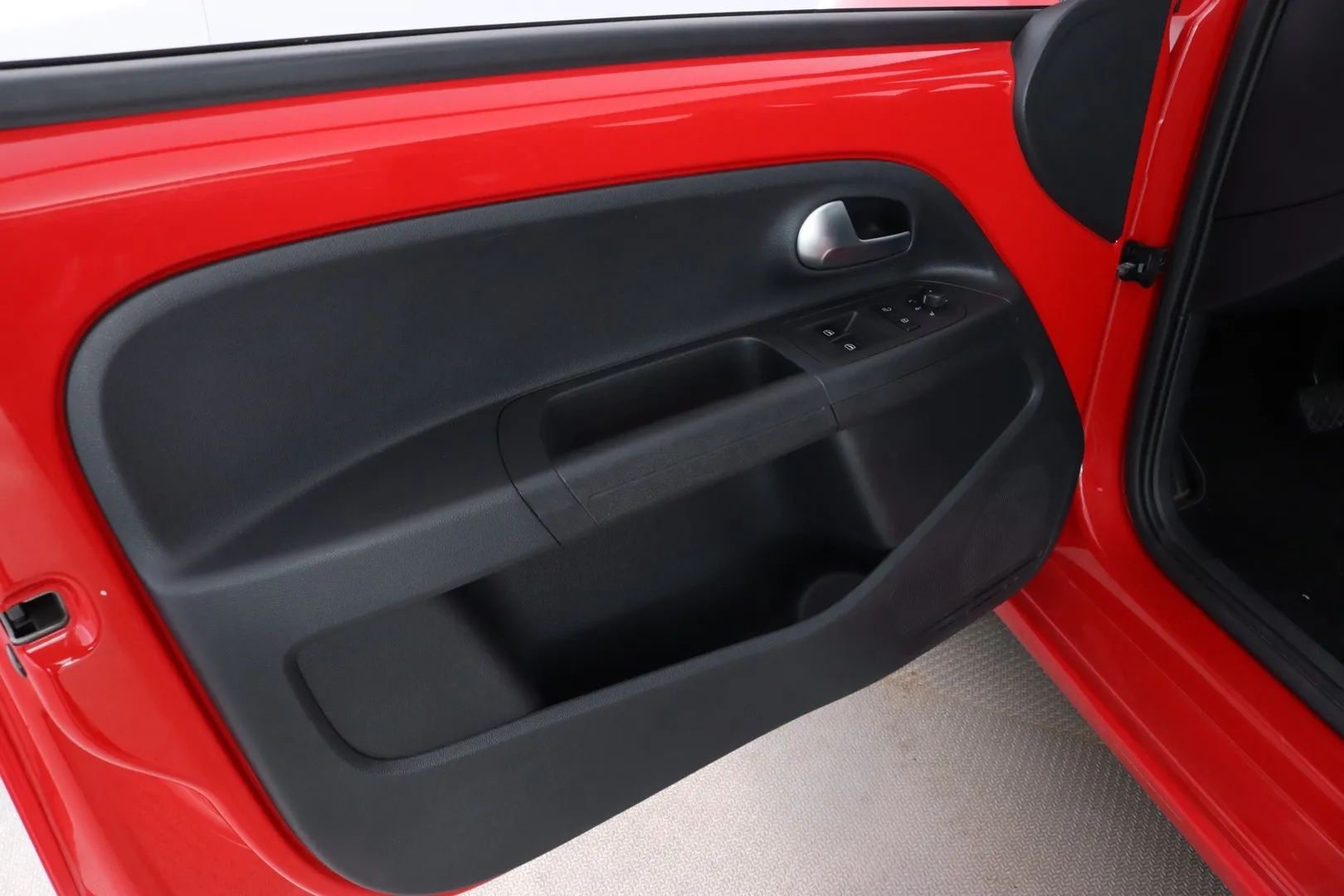 Seat Mii electric XXO-960 carousel image