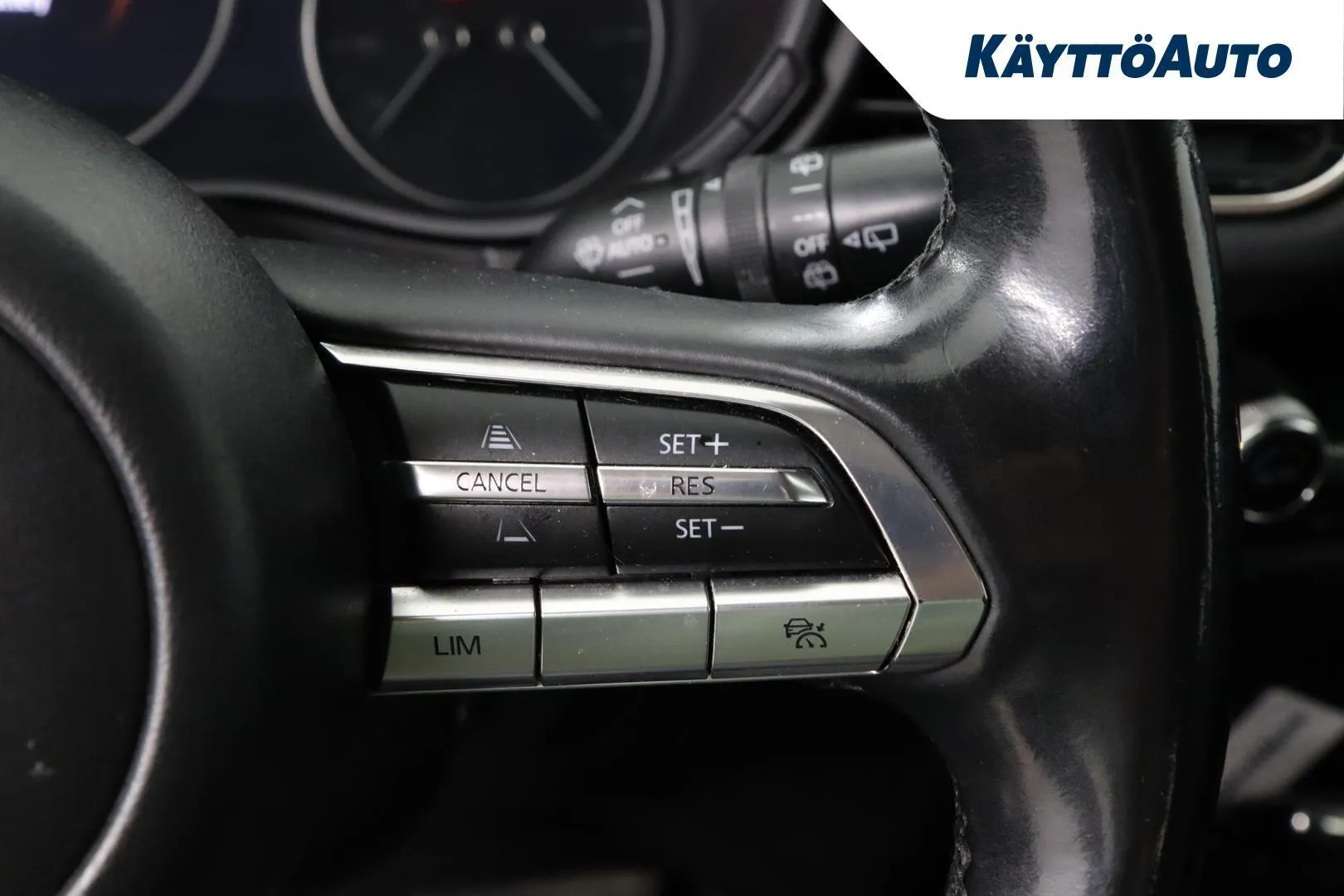 Mazda CX-30 MNU-184 carousel image