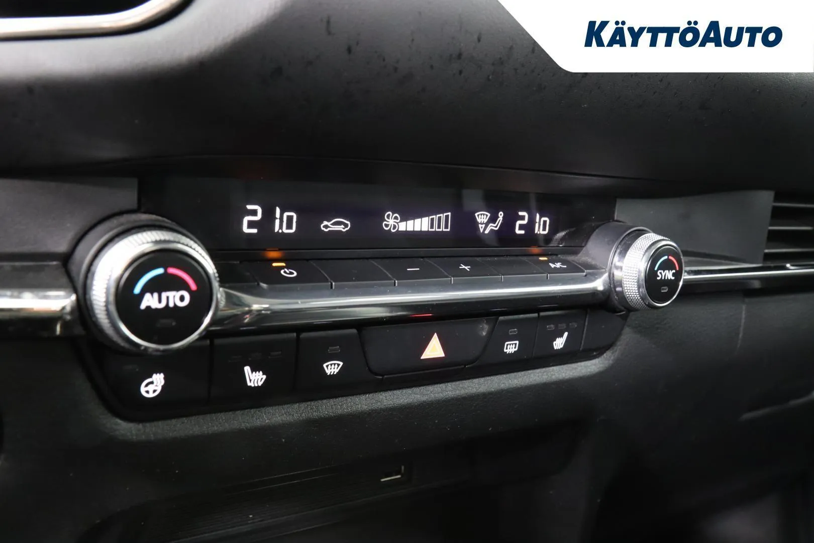 Mazda CX-30 MNU-184 carousel image