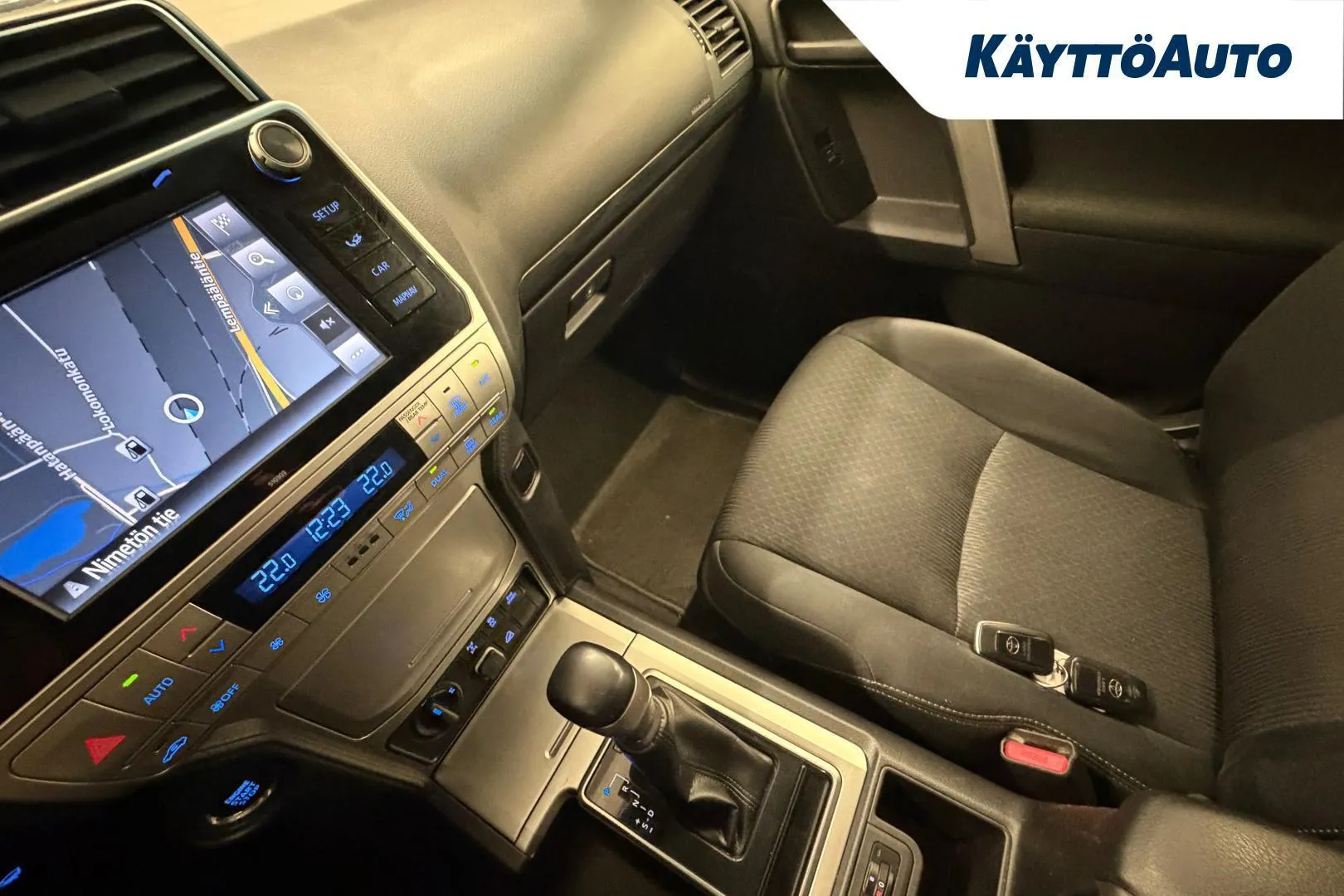Toyota Land Cruiser ZMS-274 carousel image