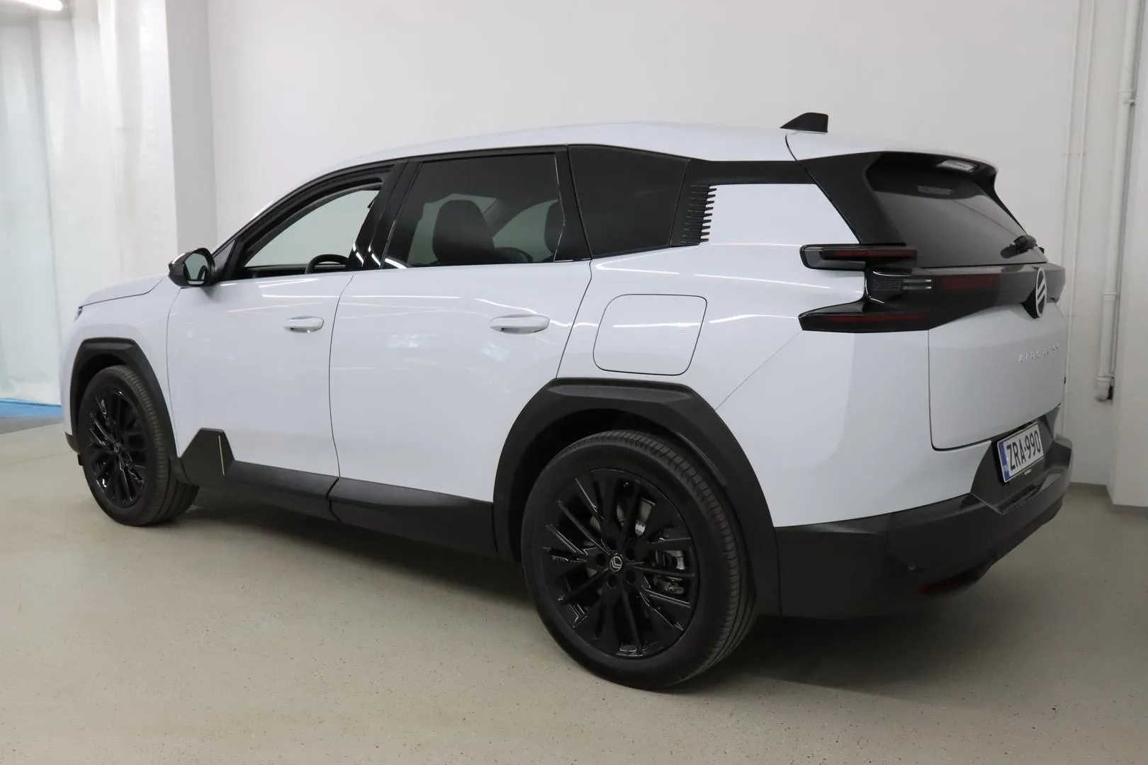 Citroen e-C5 Aircross ZRA-990 carousel image