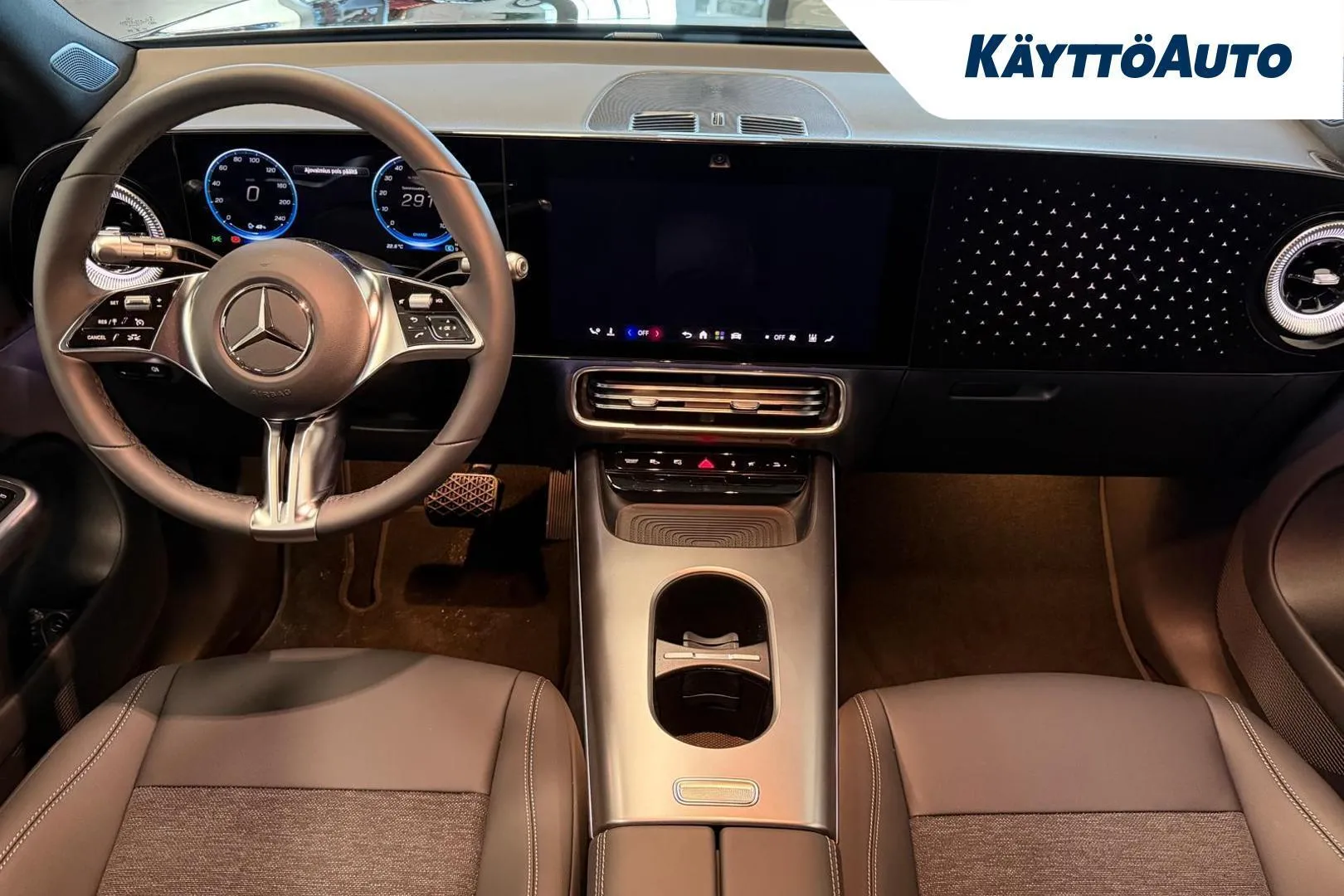 Mercedes-Benz GLB NOM-161 carousel image