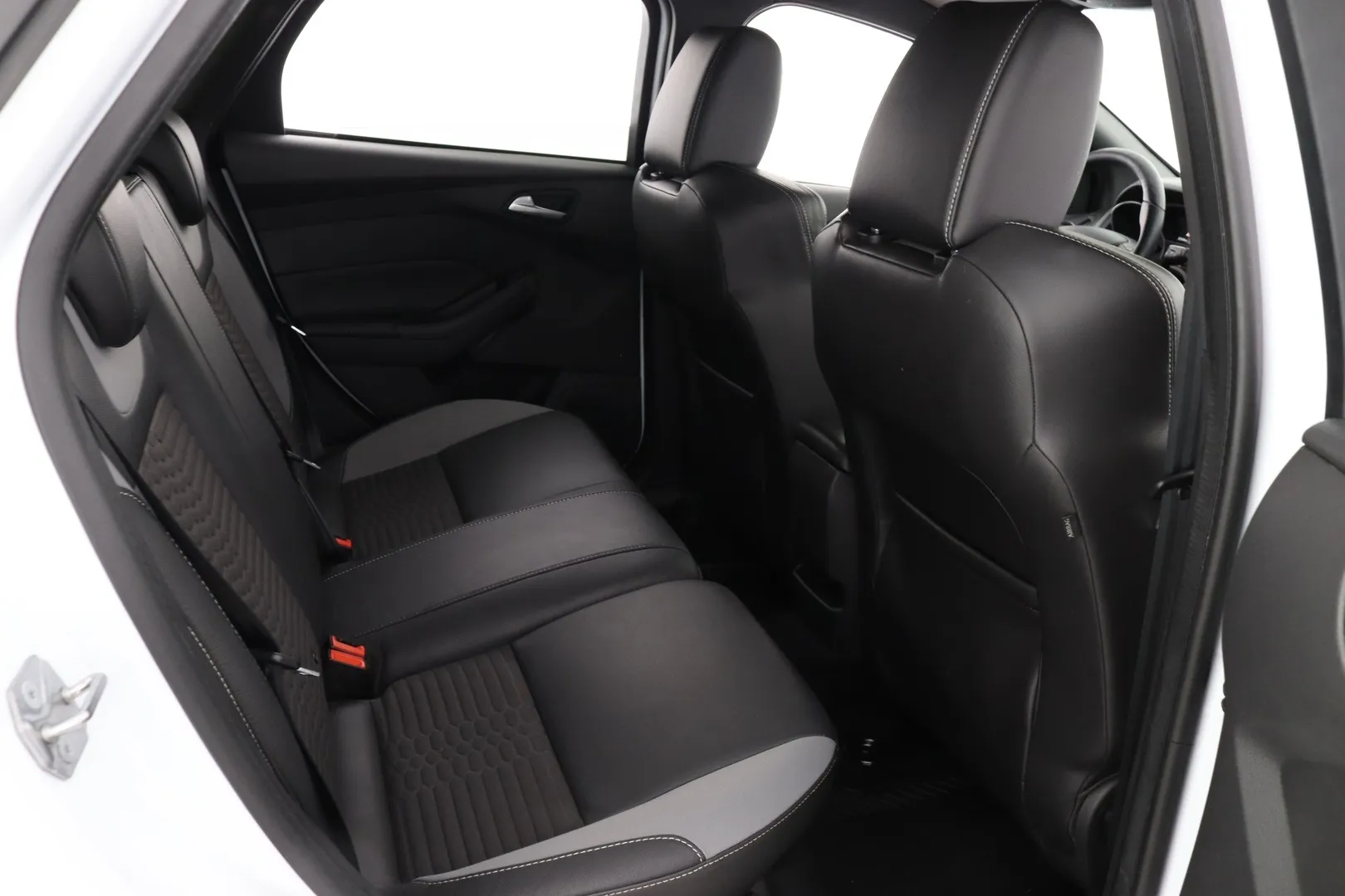 Ford Focus OVS-641 carousel image