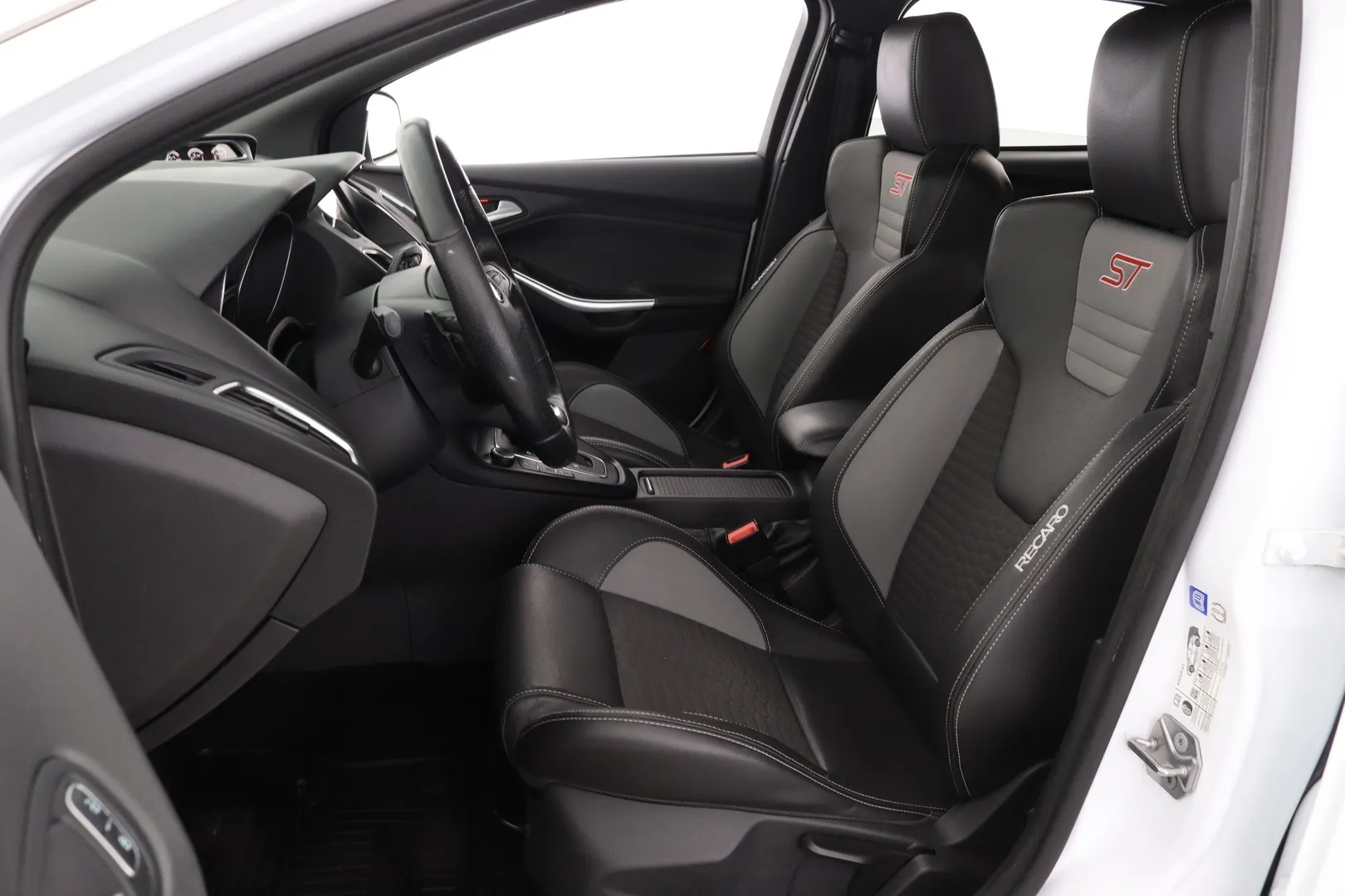 Ford Focus OVS-641 carousel image