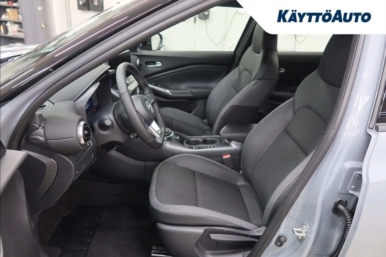 Nissan Juke XTJ-265 carousel image