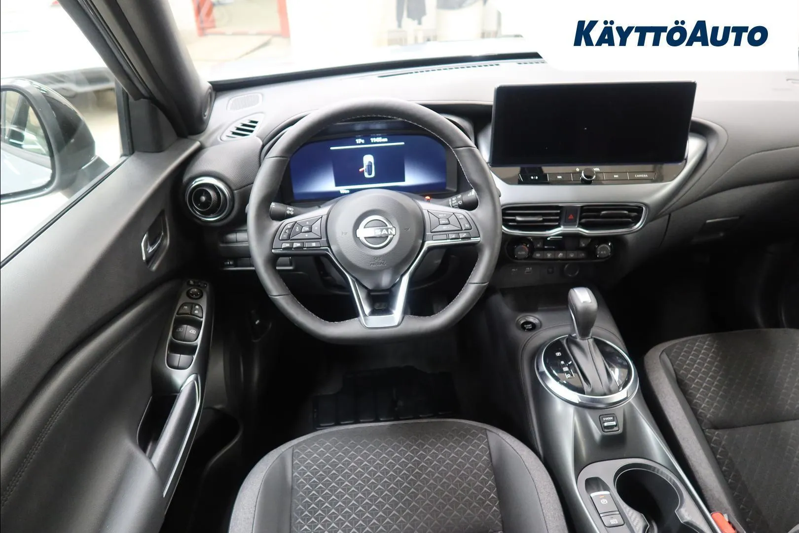 Nissan Juke XTJ-265 carousel image