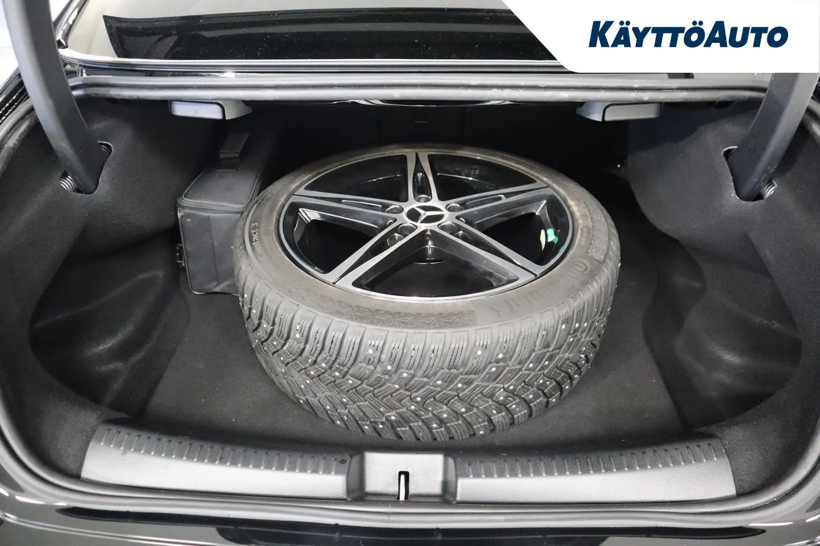 Mercedes-Benz CLA KUM-606 carousel image