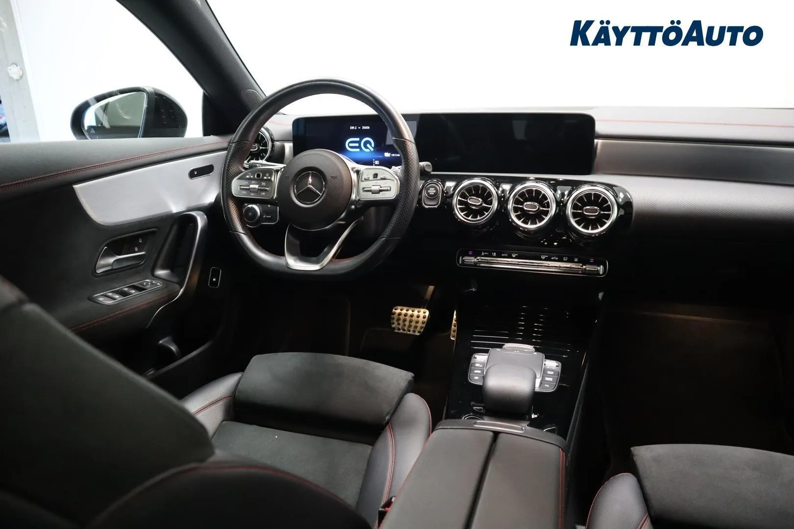 Mercedes-Benz CLA KUM-606 carousel image
