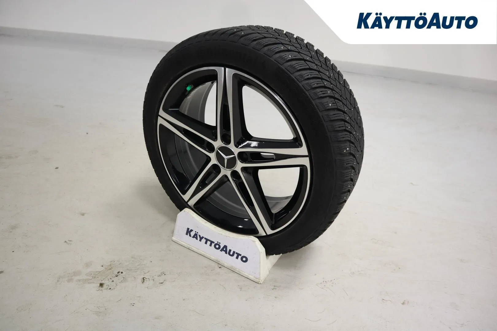 Mercedes-Benz CLA KUM-606 carousel image